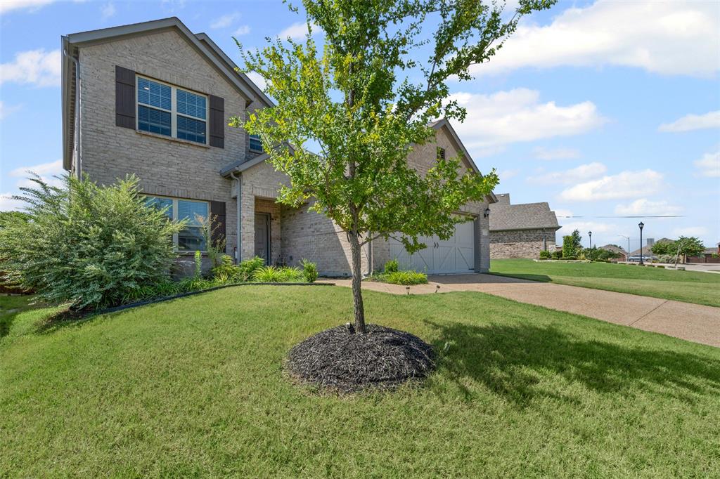 1206 Fox Chase Drive Property Photo 3