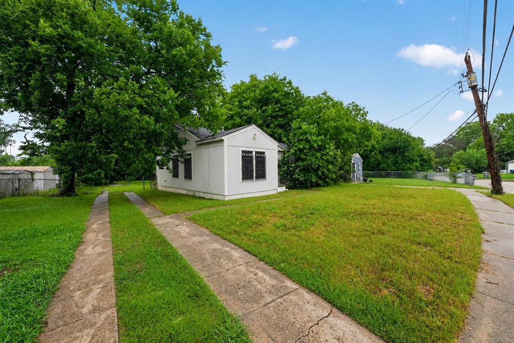 3102 Kellogg Avenue Property Photo 3