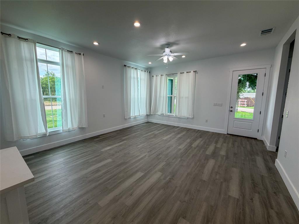 4200 Williams Road Property Photo 4