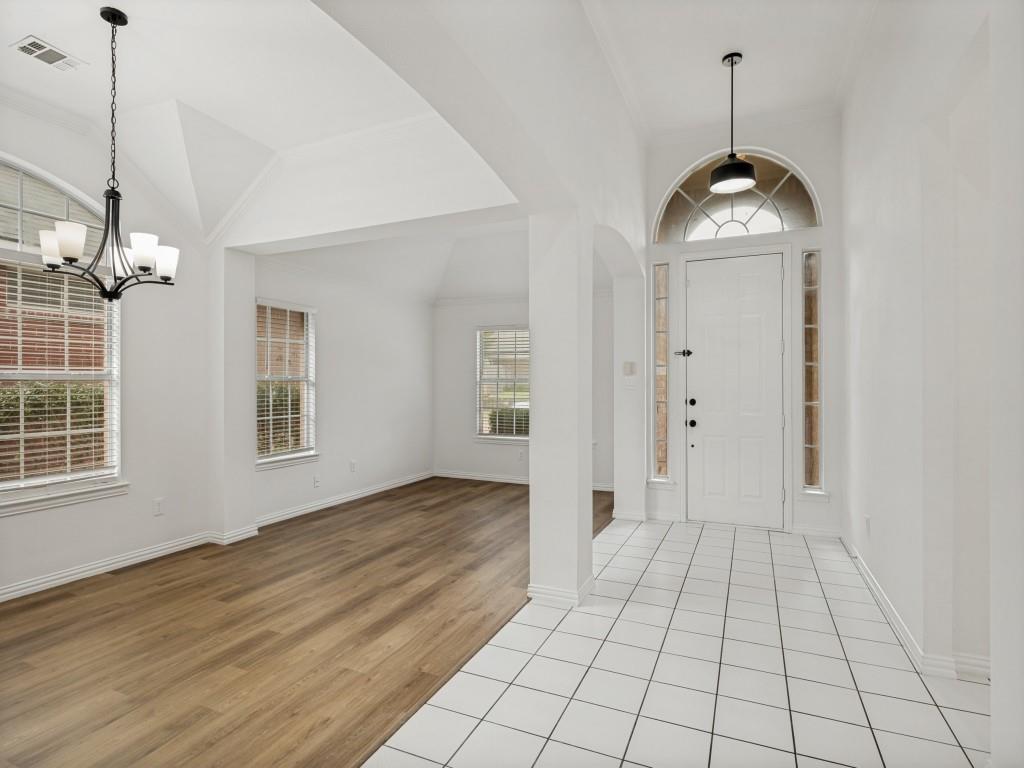 2028 Ravenhurst Drive Property Photo 3