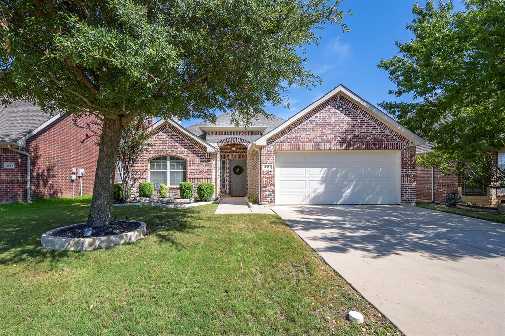 4521 Lakeside Hollow Street Property Photo 1