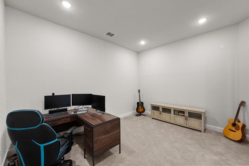 2406 Warrington Place Property Photo 14