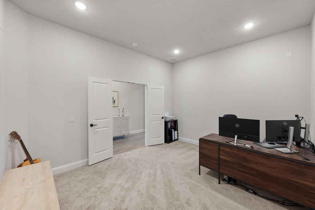 2406 Warrington Place Property Photo 15