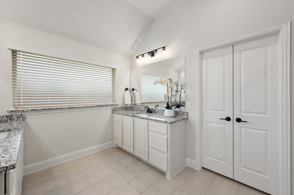 2406 Warrington Place Property Photo 17