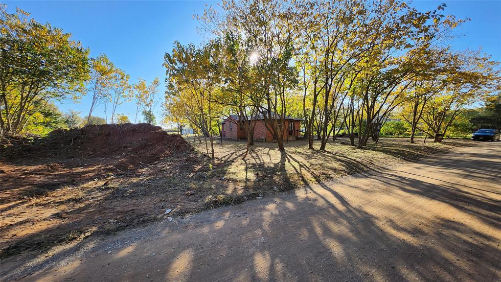 2518 Laney Road Property Photo 4