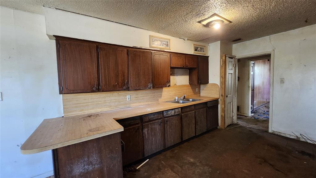2518 Laney Road Property Photo 11