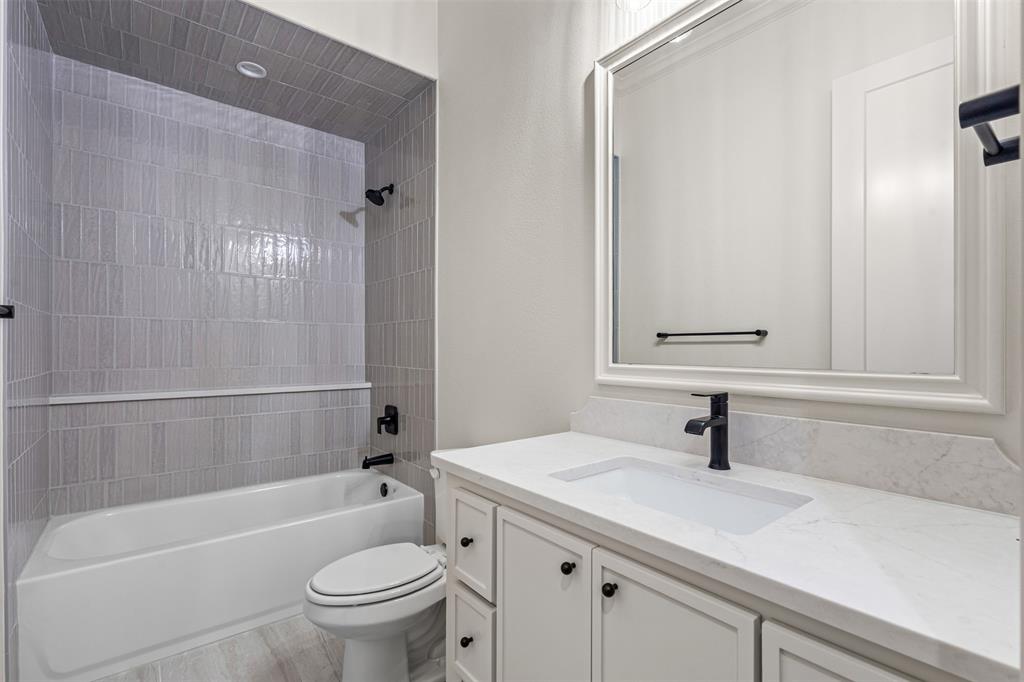 1130 E Landings Property Photo 31