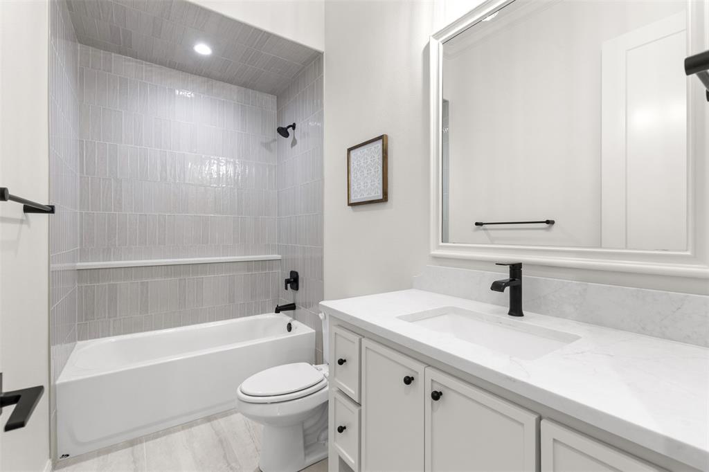 1130 E Landings Property Photo 31