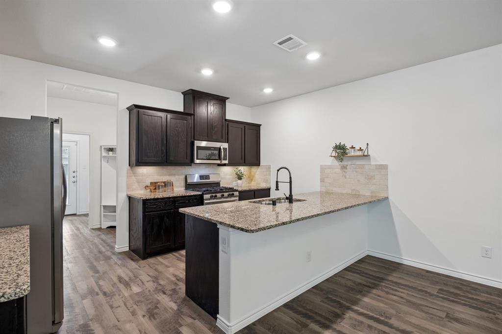 2165 Miramar Drive Property Photo 12