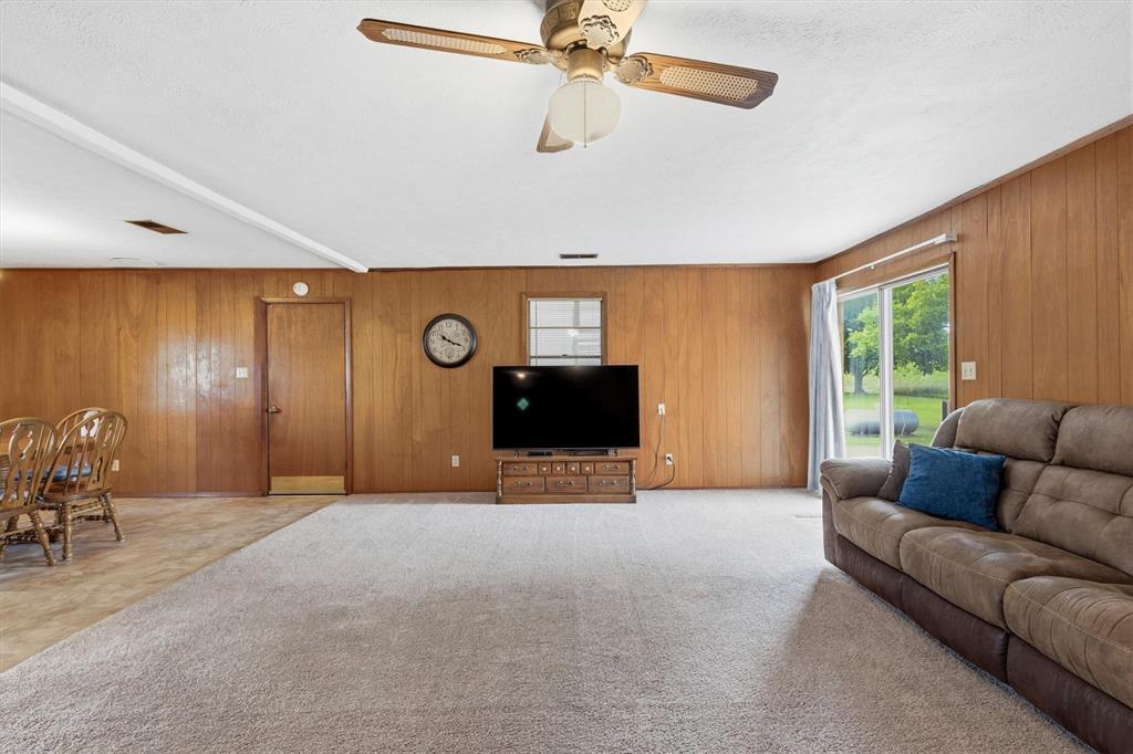 1455 Highway 69 Property Photo 11