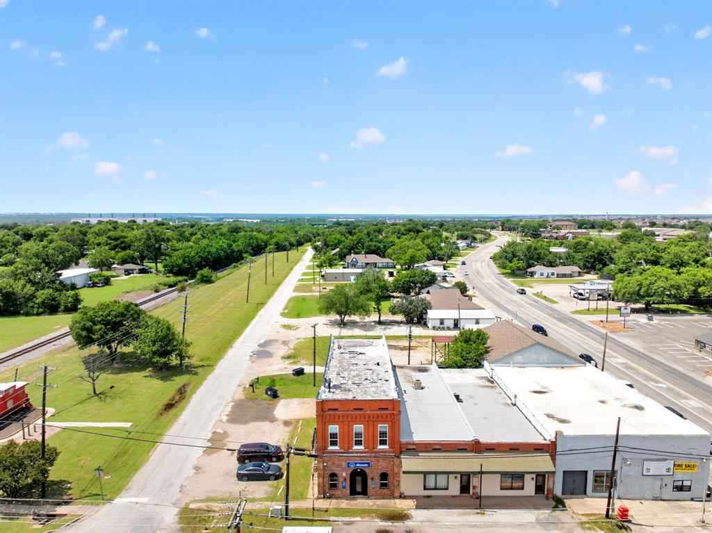 201 N Bois D Arc Street Property Photo 1