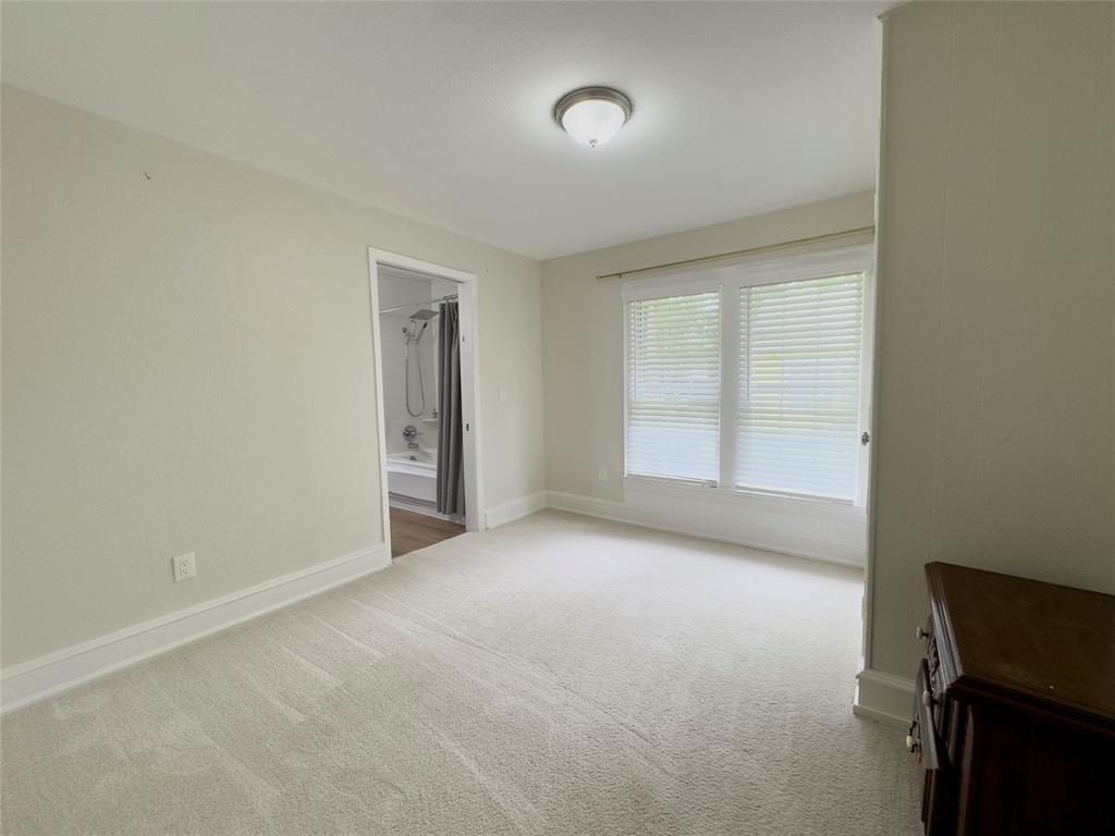 1016 W Collins Street Property Photo 15