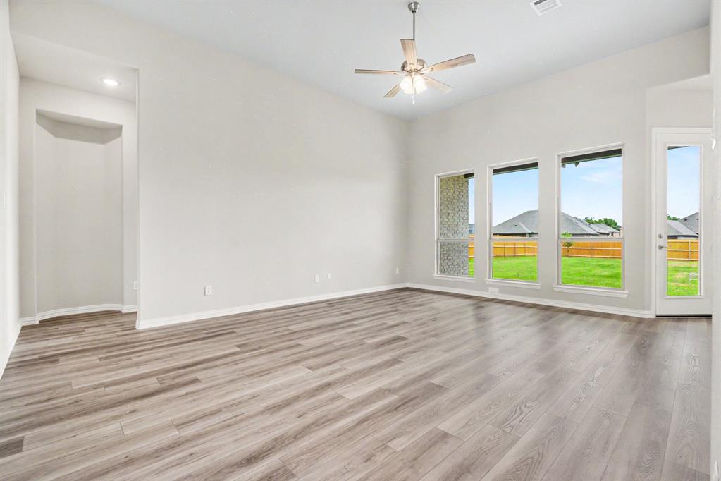 1913 Barrix Lane Property Photo 7
