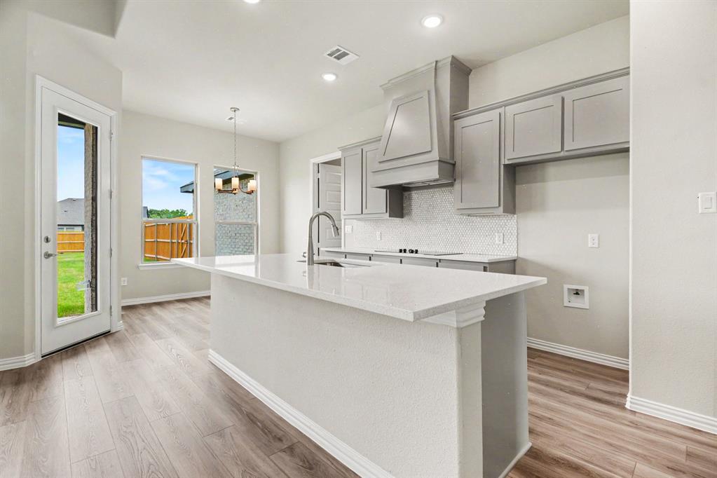 1913 Barrix Lane Property Photo 11