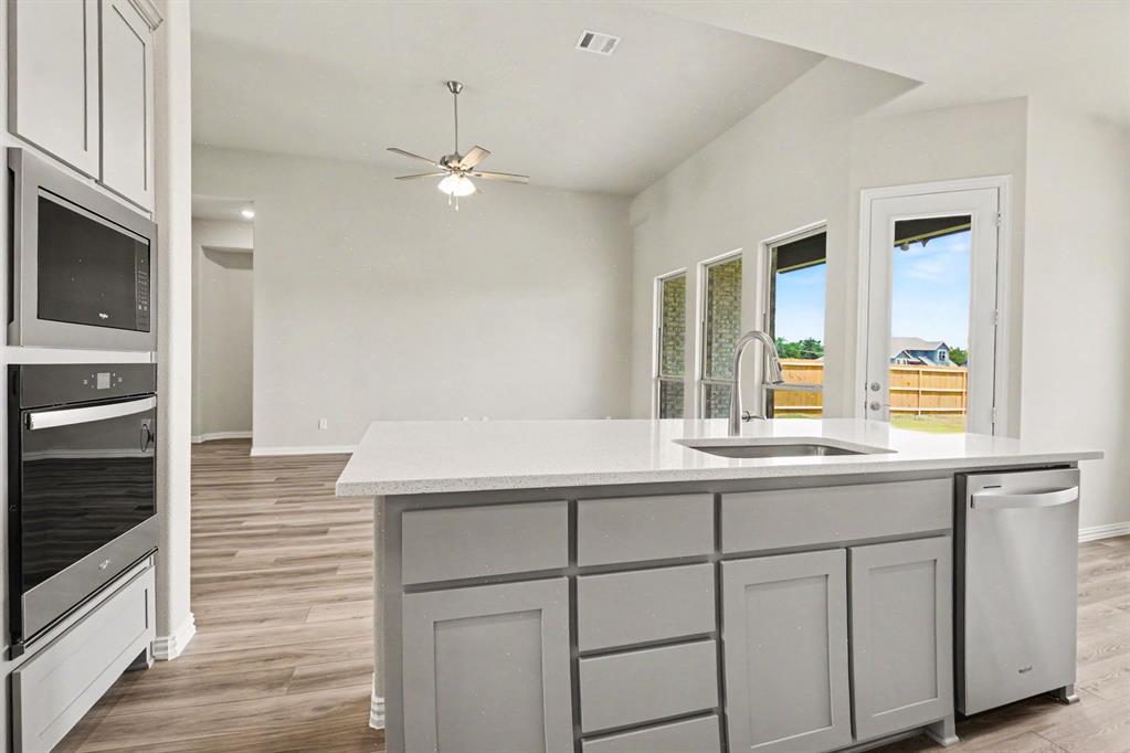1913 Barrix Lane Property Photo 14