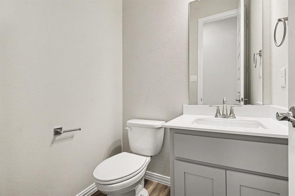 1913 Barrix Lane Property Photo 26
