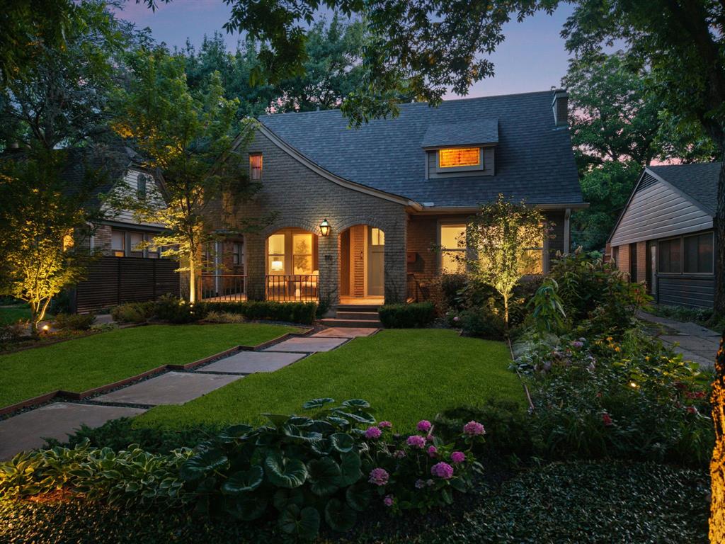 1119 N Winnetka Avenue Property Photo 1