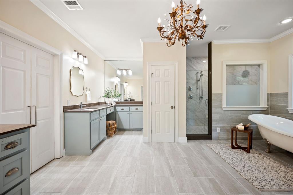 1119 N Winnetka Avenue Property Photo 3