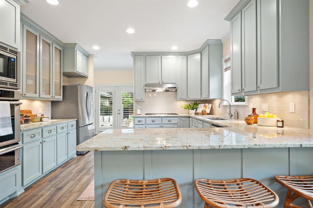 1119 N Winnetka Avenue Property Photo 10