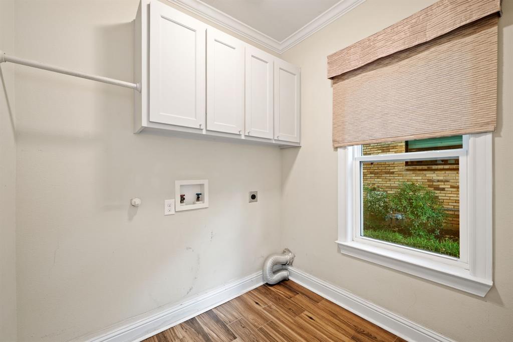 1119 N Winnetka Avenue Property Photo 14