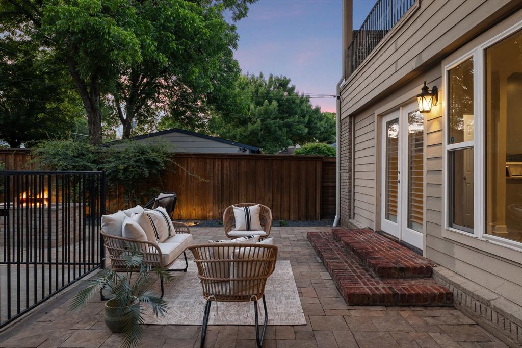 1119 N Winnetka Avenue Property Photo 31