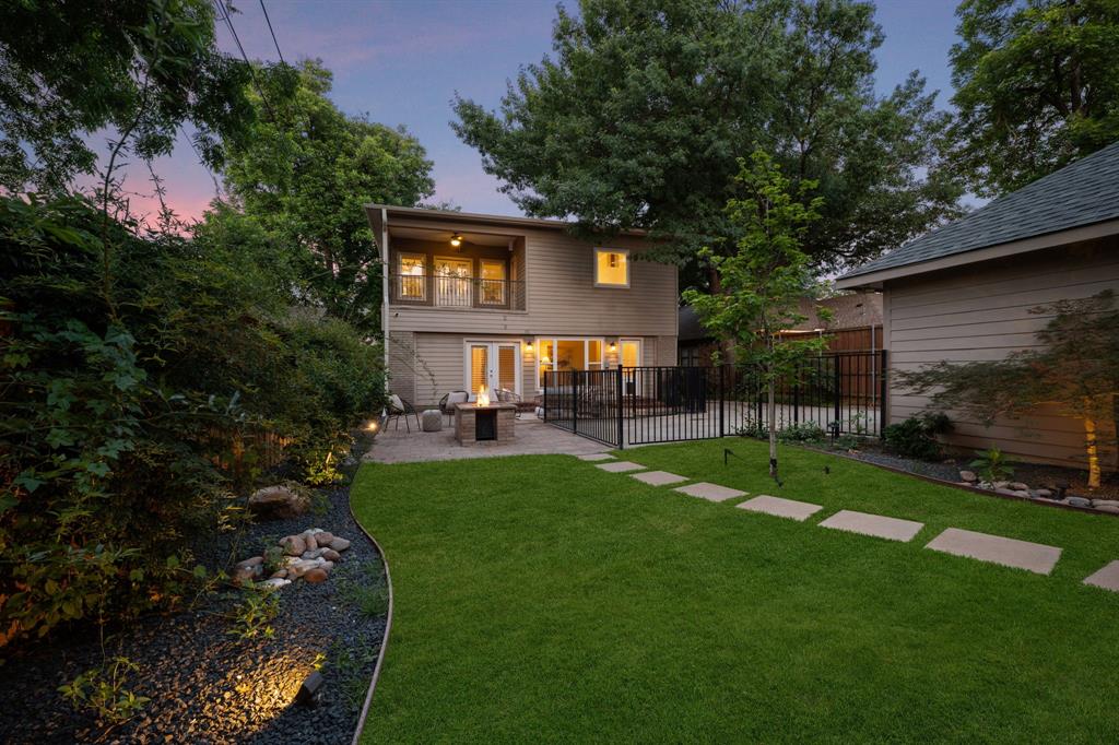 1119 N Winnetka Avenue Property Photo 33