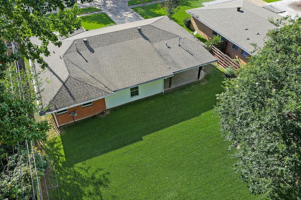 709 Robards Street Property Photo 4