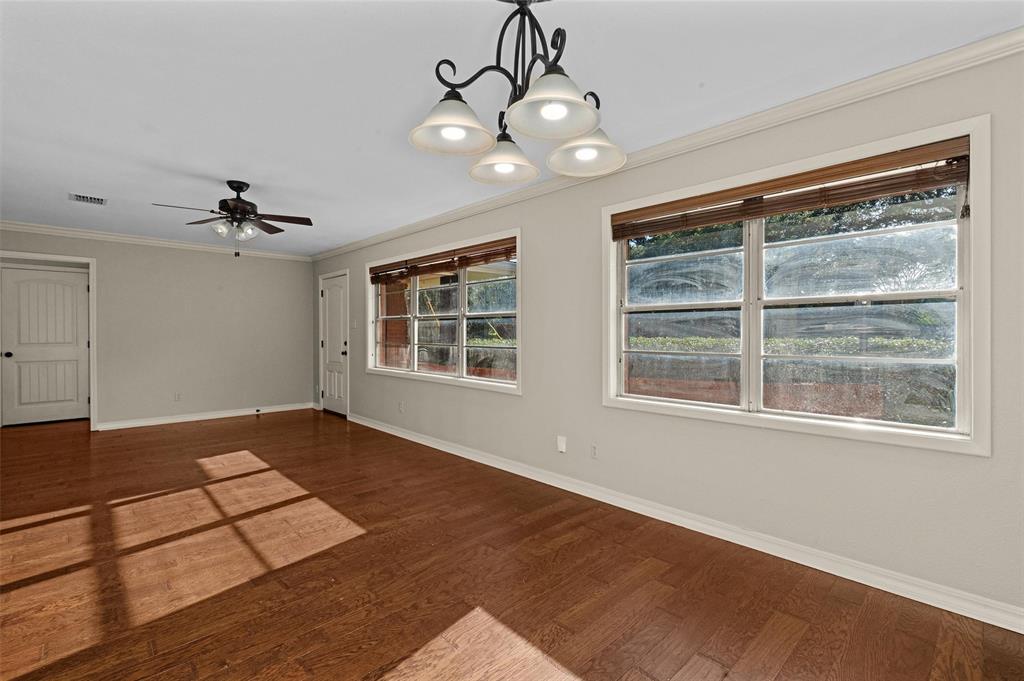 709 Robards Street Property Photo 10