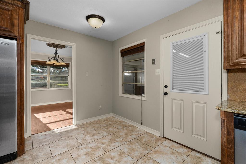 709 Robards Street Property Photo 14
