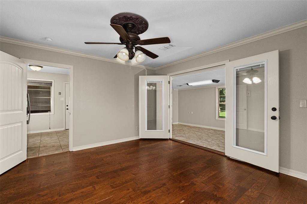 709 Robards Street Property Photo 16