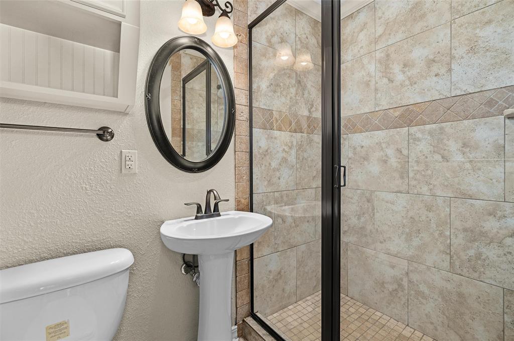 709 Robards Street Property Photo 21