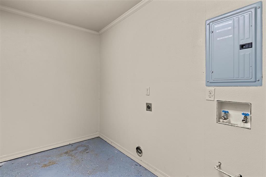 709 Robards Street Property Photo 24