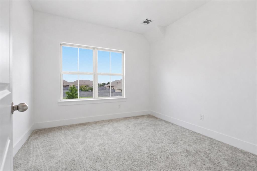 1240 Lady Mantle Way Property Photo 21