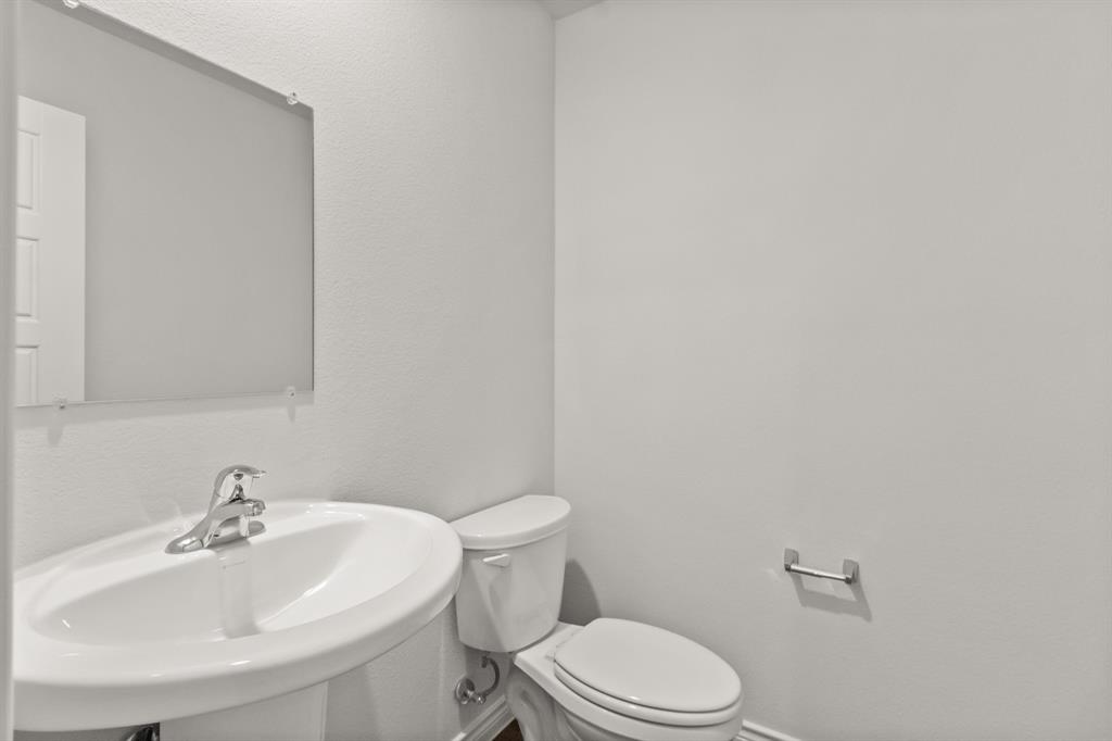 10632 Stag Lane Property Photo 7