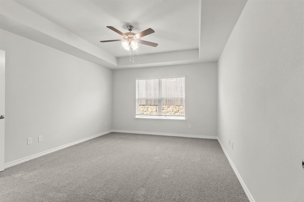10632 Stag Lane Property Photo 8