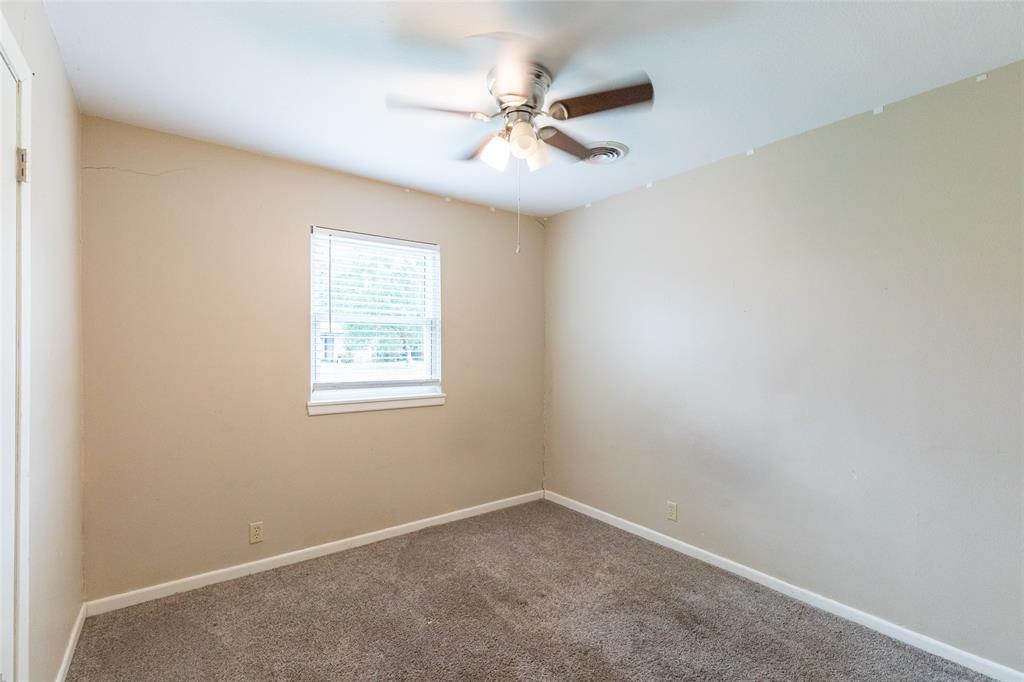 4701 S 5th Street Property Photo 9
