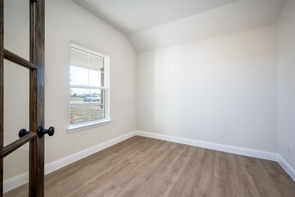 104 Ranchview Property Photo 3