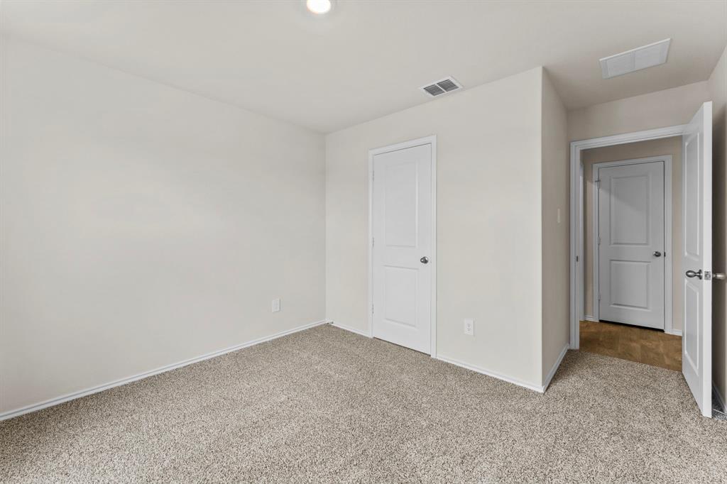 915 Prince Albert Property Photo 6