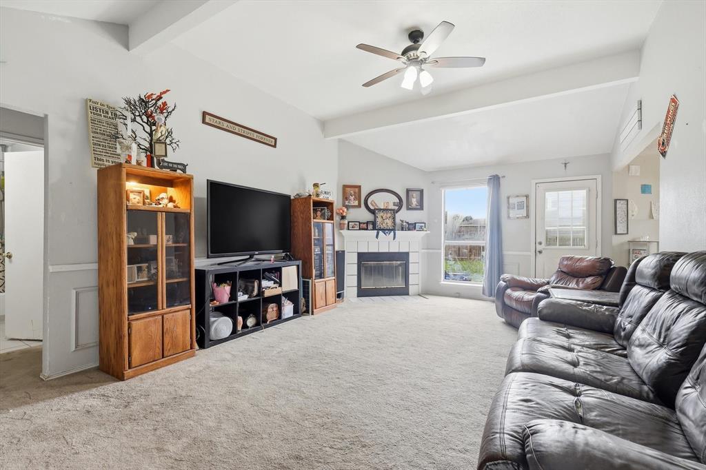 6406 Nicole Way Property Photo 4