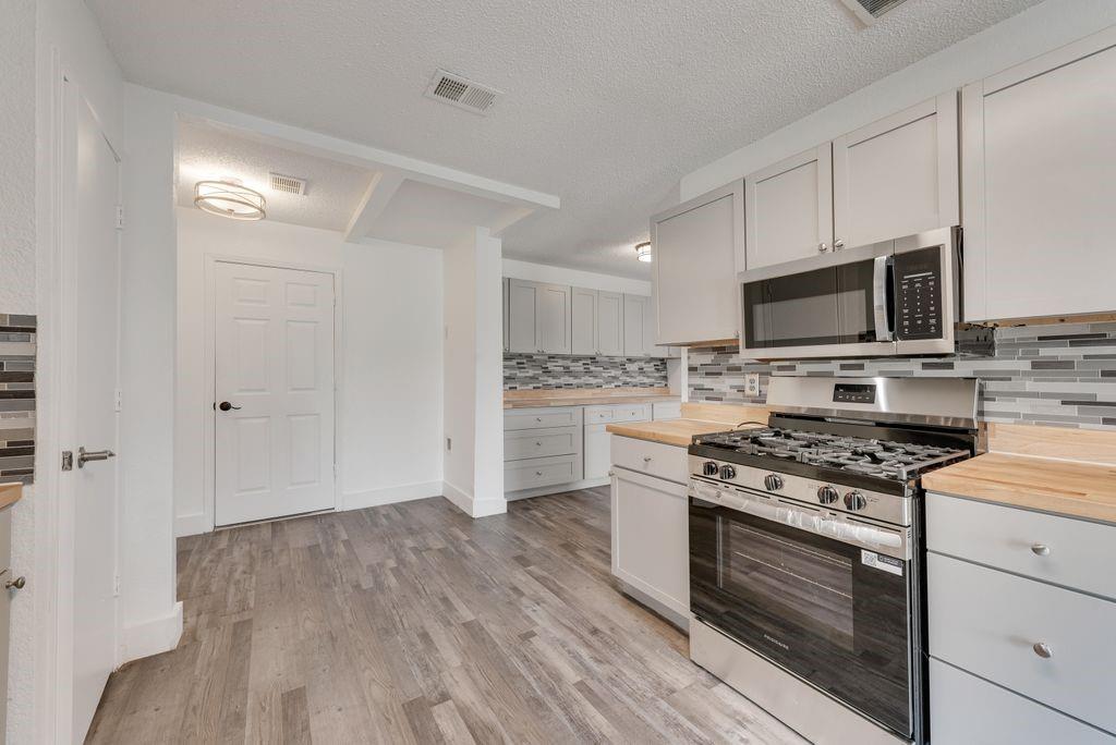 3517 Sachse Road Property Photo 12