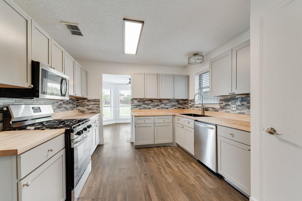 3517 Sachse Road Property Photo 13