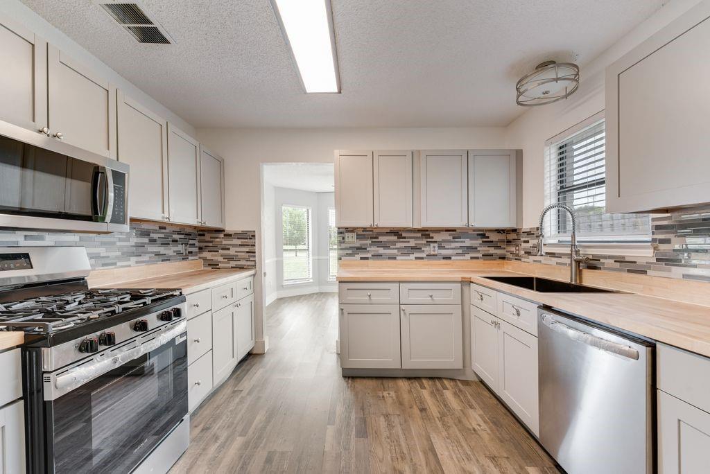 3517 Sachse Road Property Photo 14