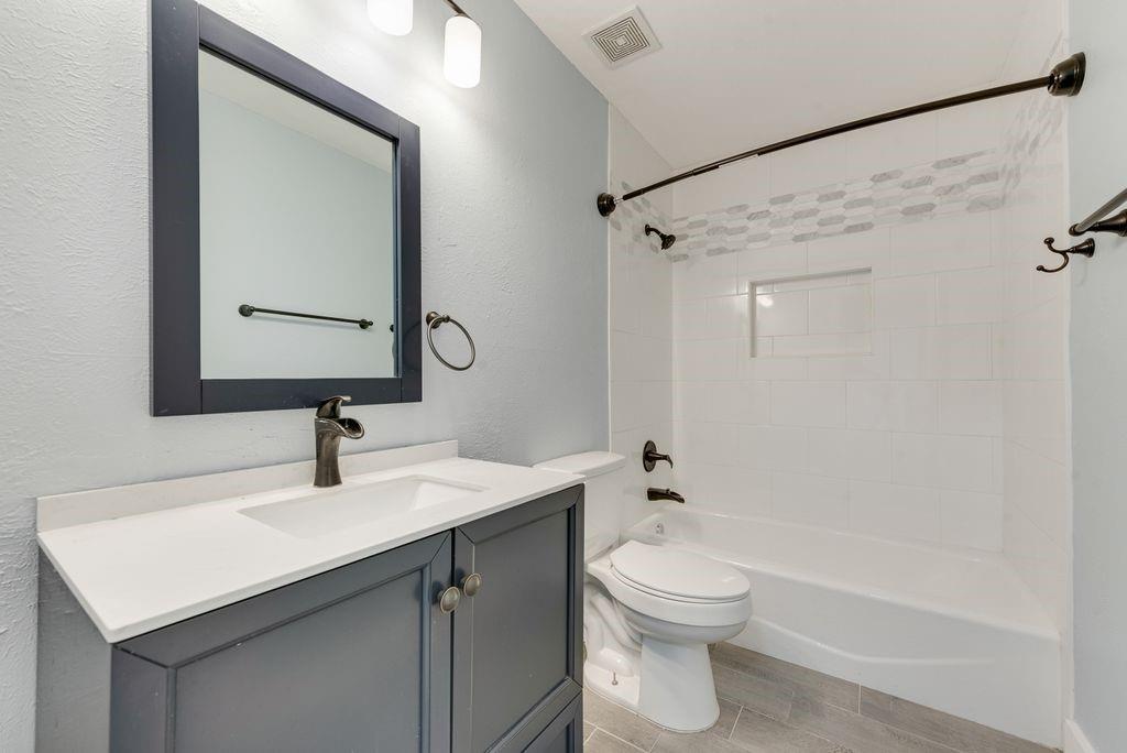 3517 Sachse Road Property Photo 24