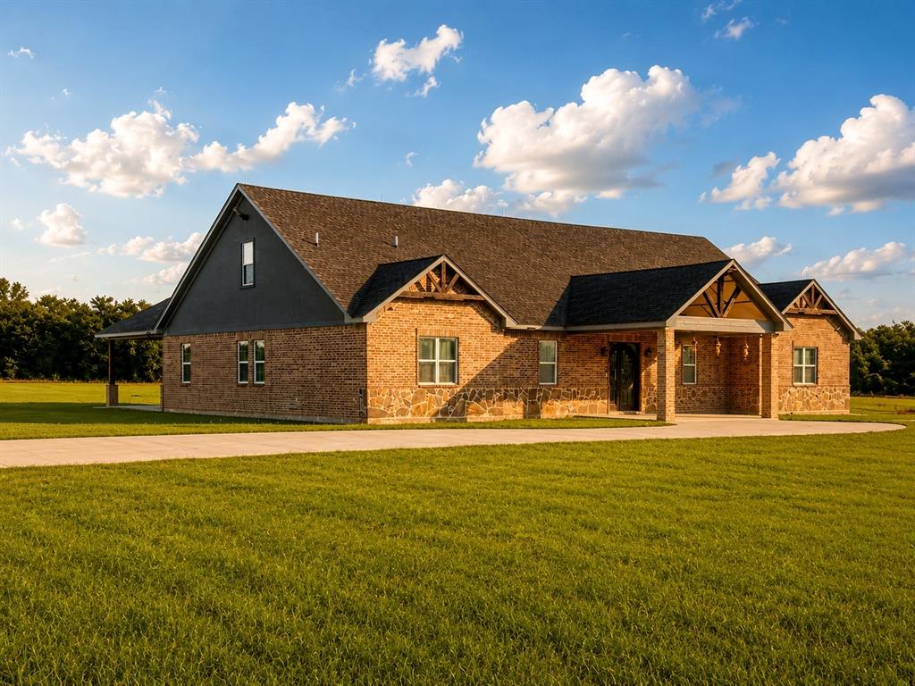 8281 Fm 641 Property Photo 1