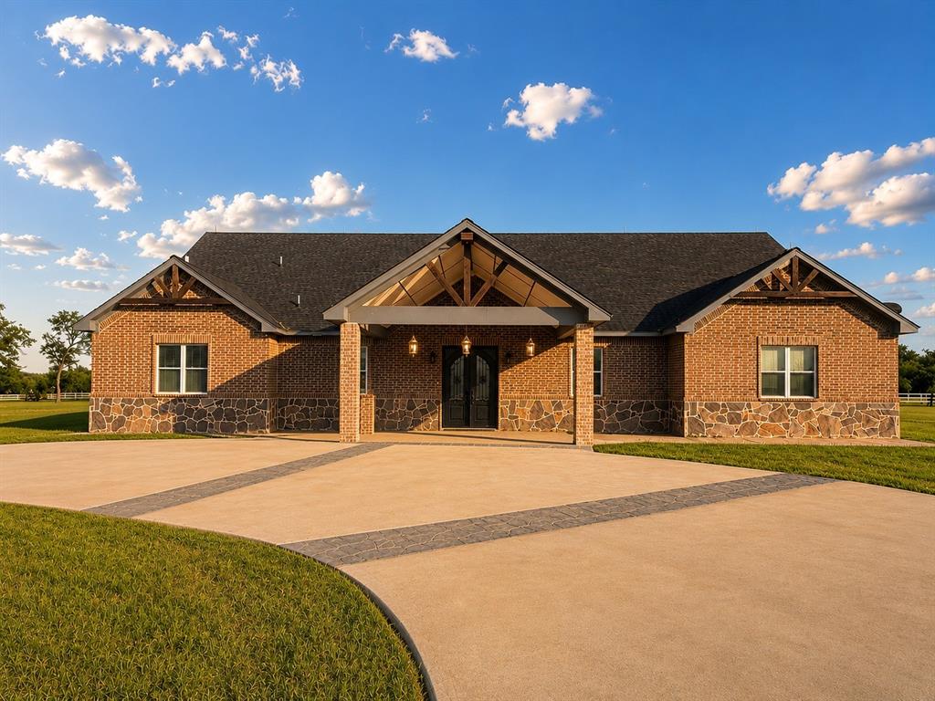 8281 Fm 641 Property Photo 2