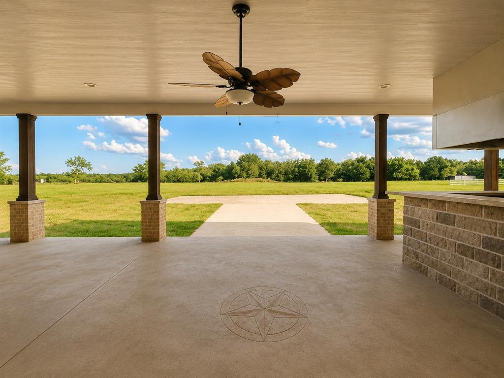 8281 Fm 641 Property Photo 10