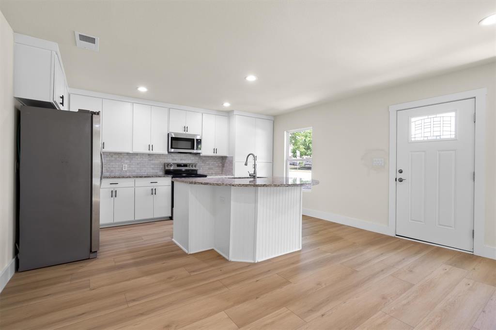 112 Inman Street Property Photo 11