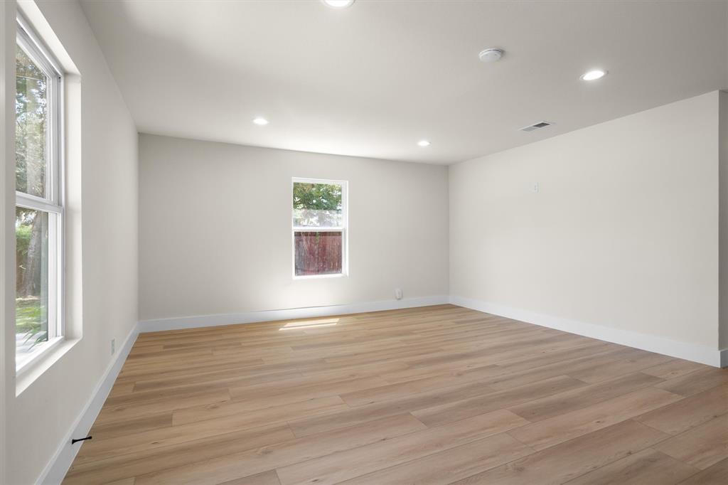 112 Inman Street Property Photo 16