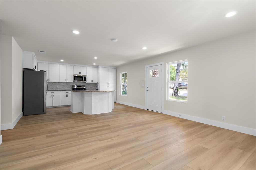112 Inman Street Property Photo 17