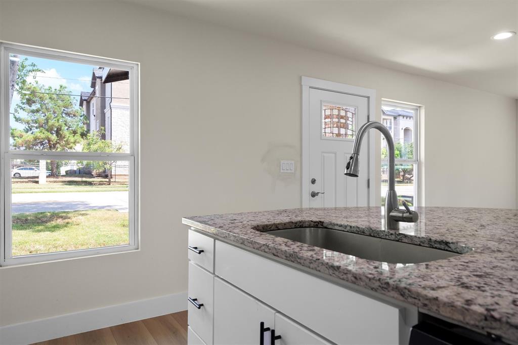 112 Inman Street Property Photo 20